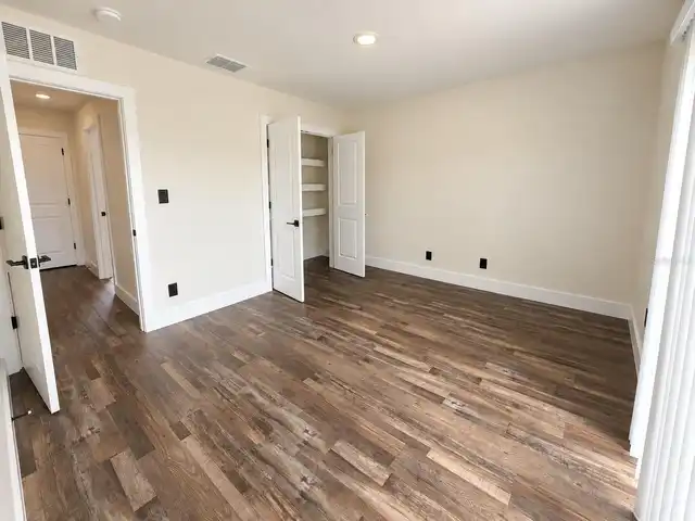 Listing Photo 15