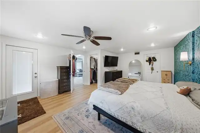 Listing Photo 17