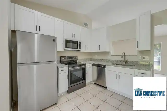 Listing Photo 9