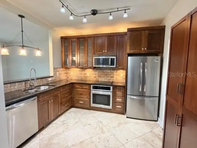 Listing Photo 8