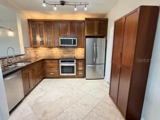 Listing Photo 9
