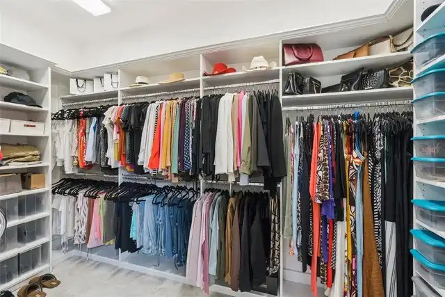 Listing Photo 11