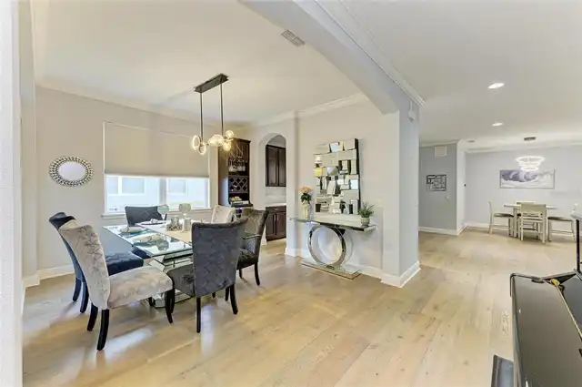 Listing Photo 12
