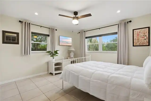 Listing Photo 9