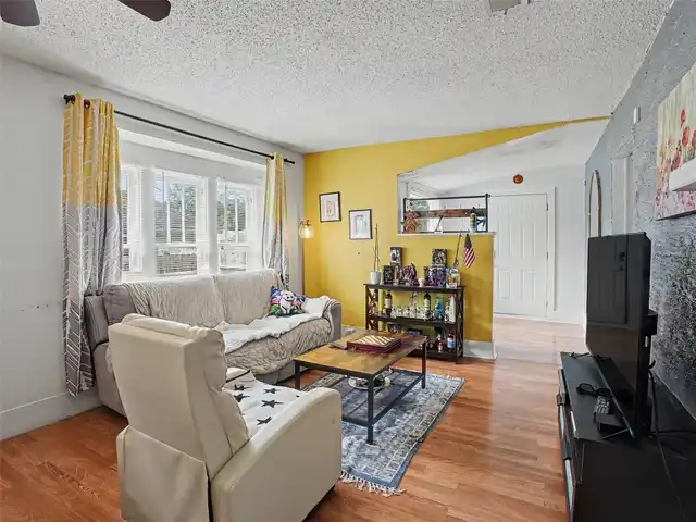 Listing Photo 6