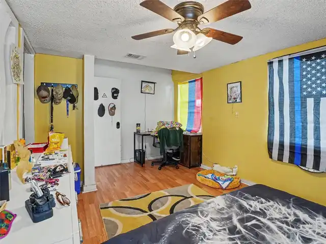 Listing Photo 17