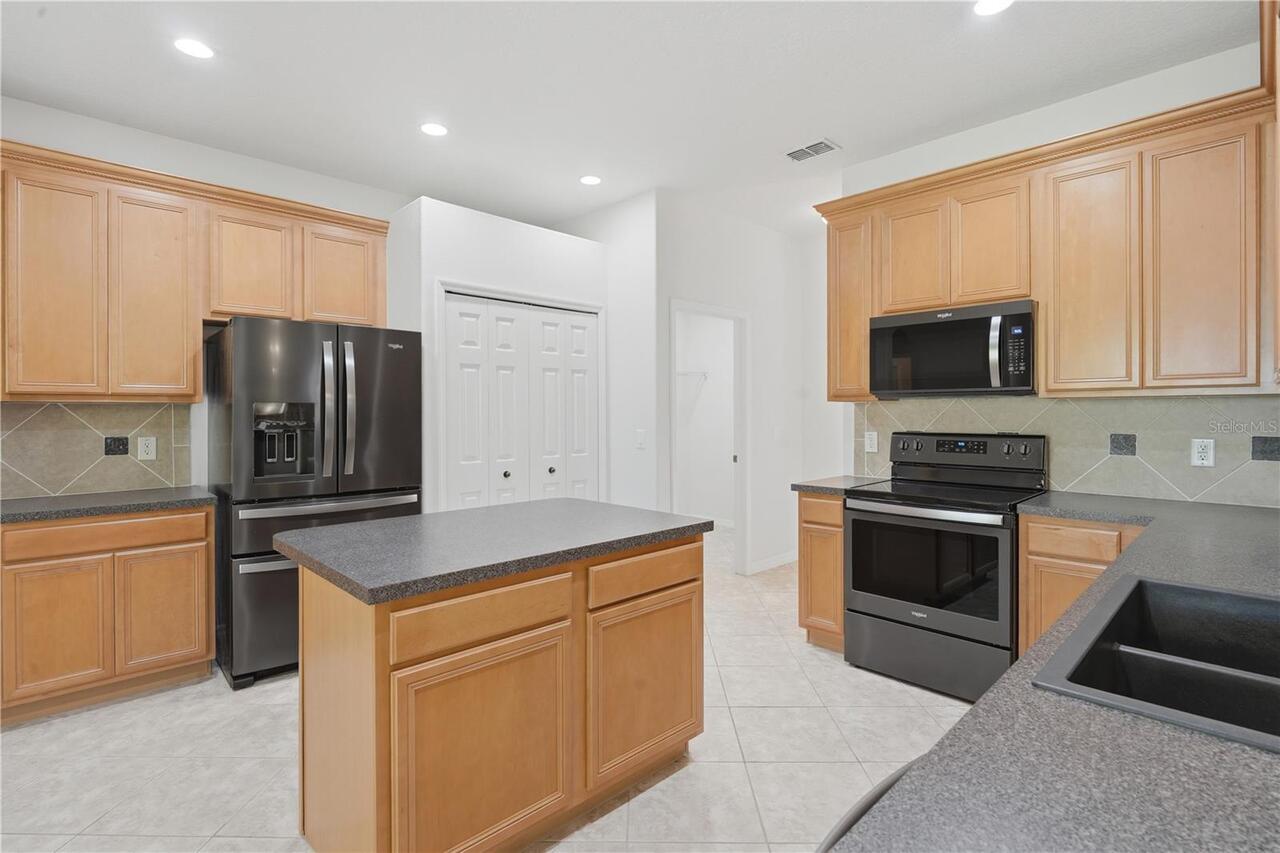 Listing Photo 12