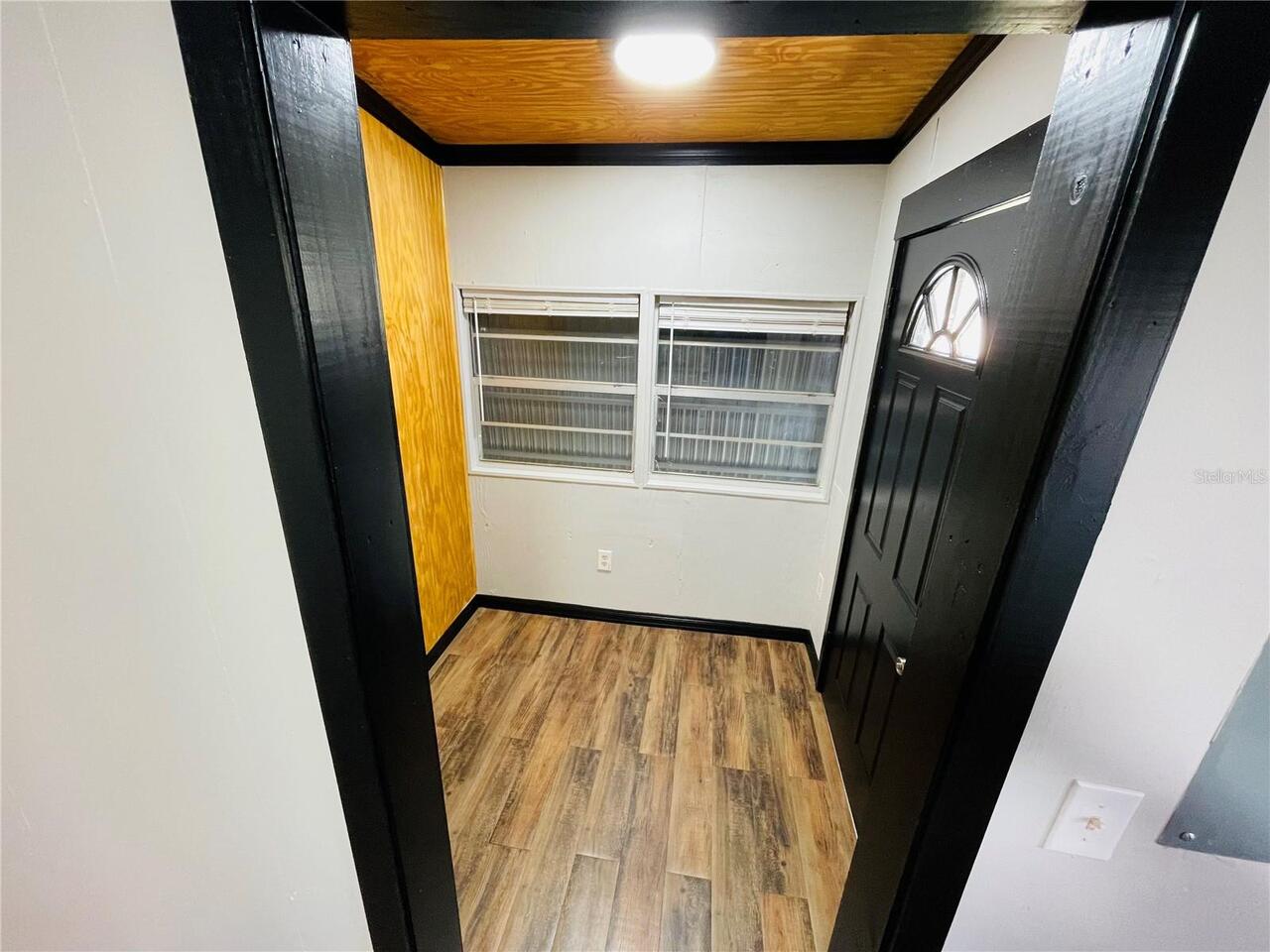Listing Photo 12