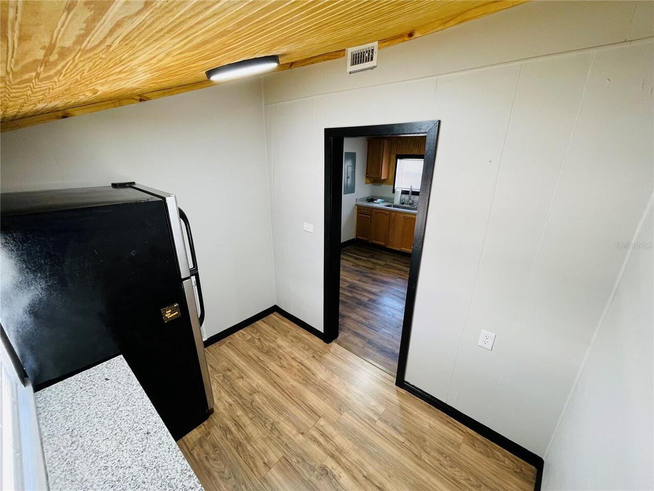 Listing Photo 15