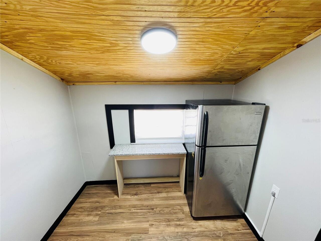 Listing Photo 16