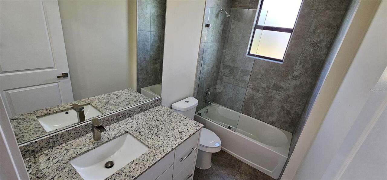 Listing Photo 12