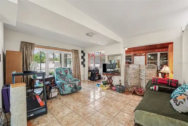 Listing Photo 9