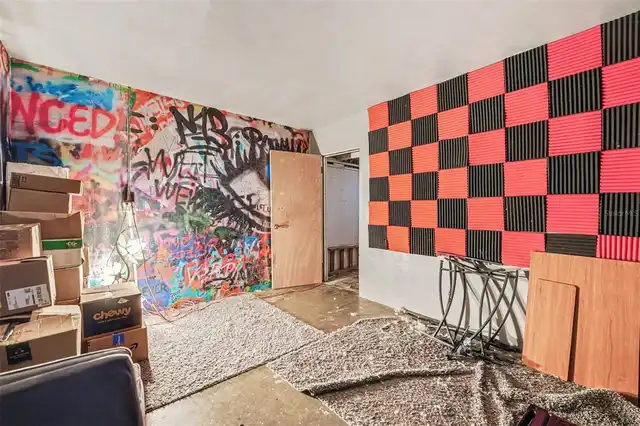 Listing Photo 17