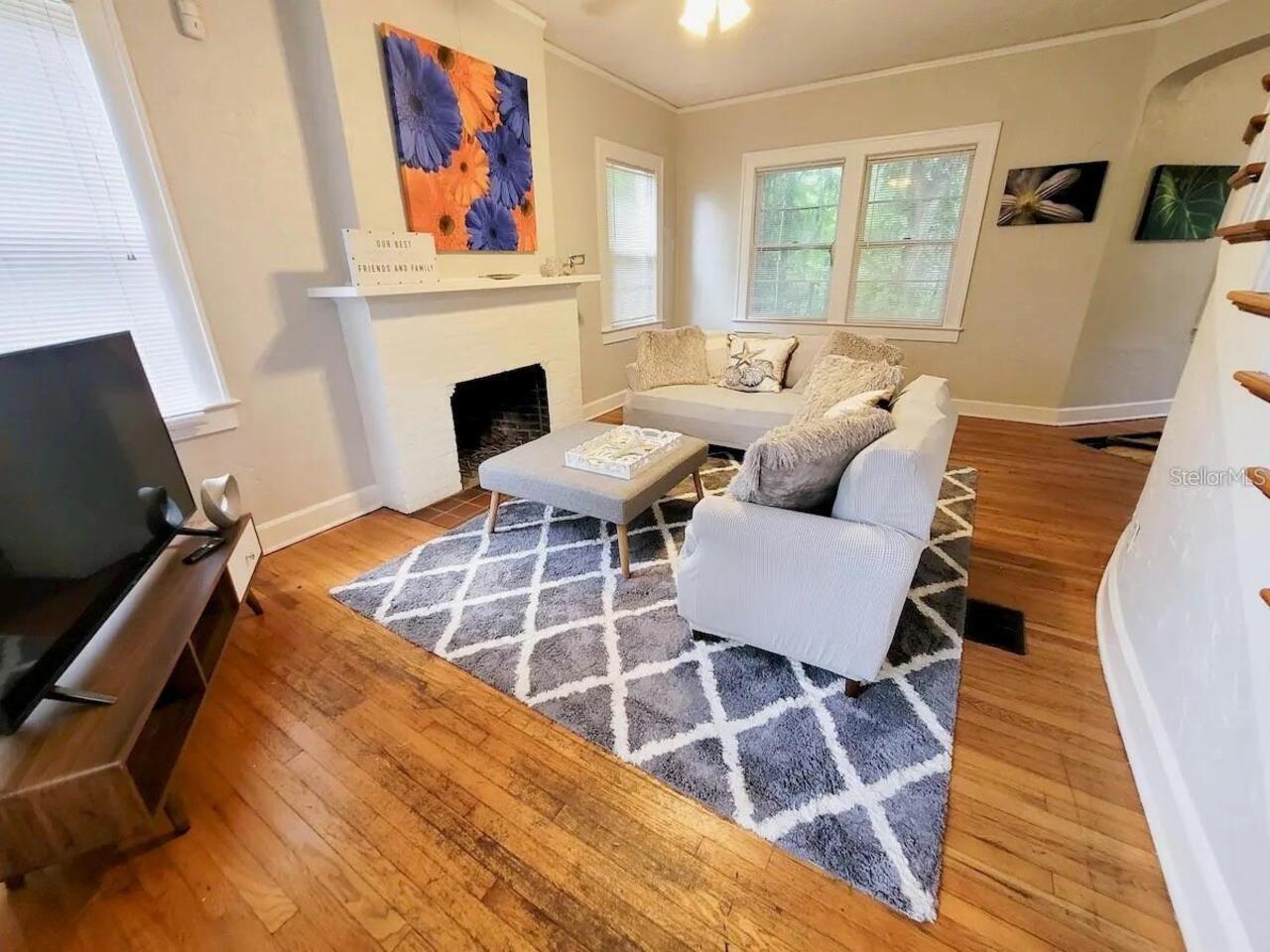Listing Photo 10