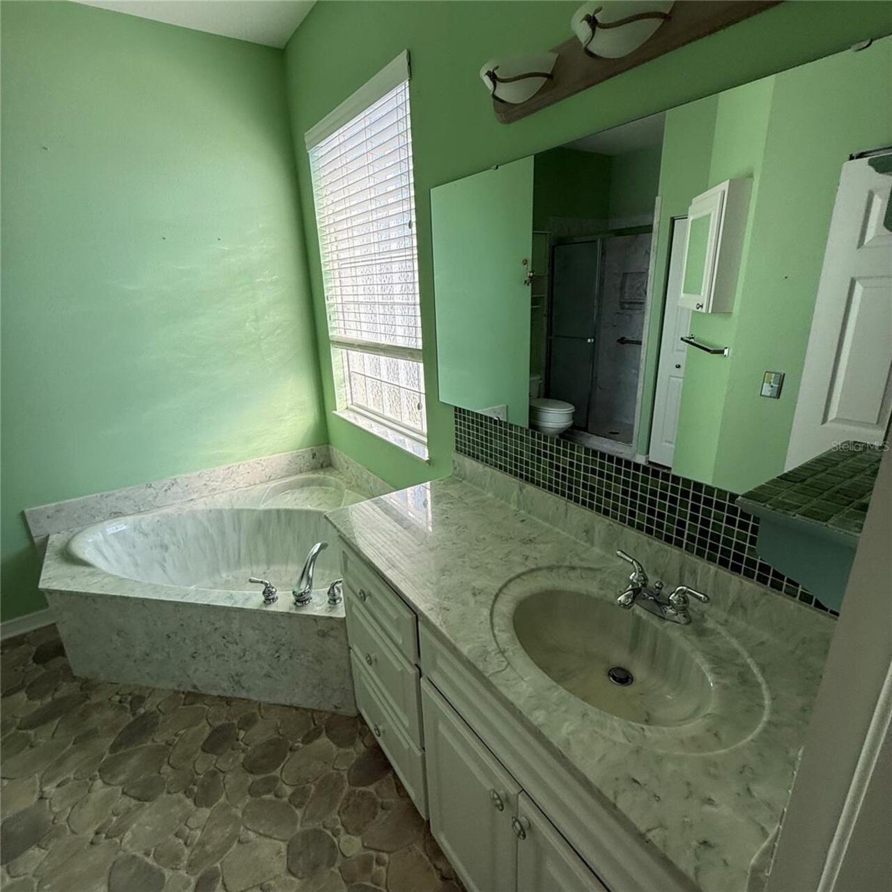 Listing Photo 11
