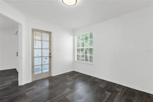 Listing Photo 14