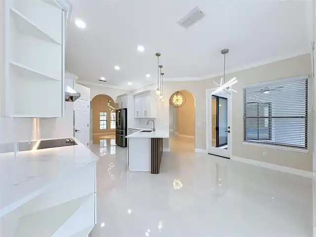 Listing Photo 17