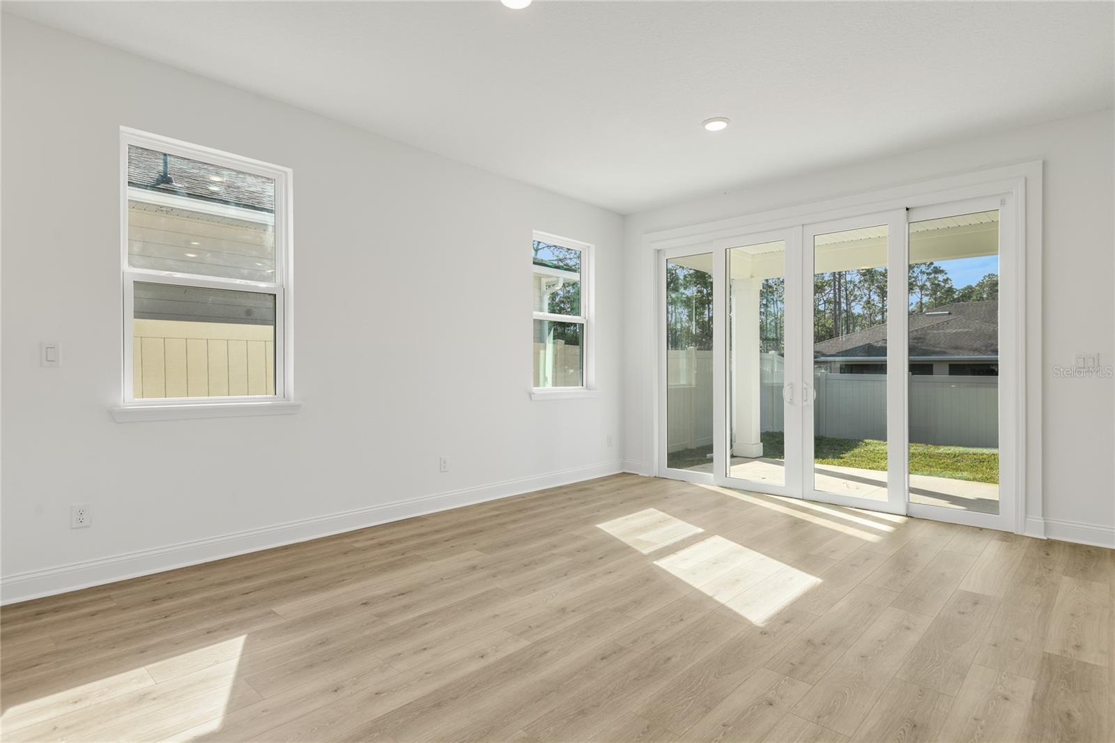 Listing Photo 12