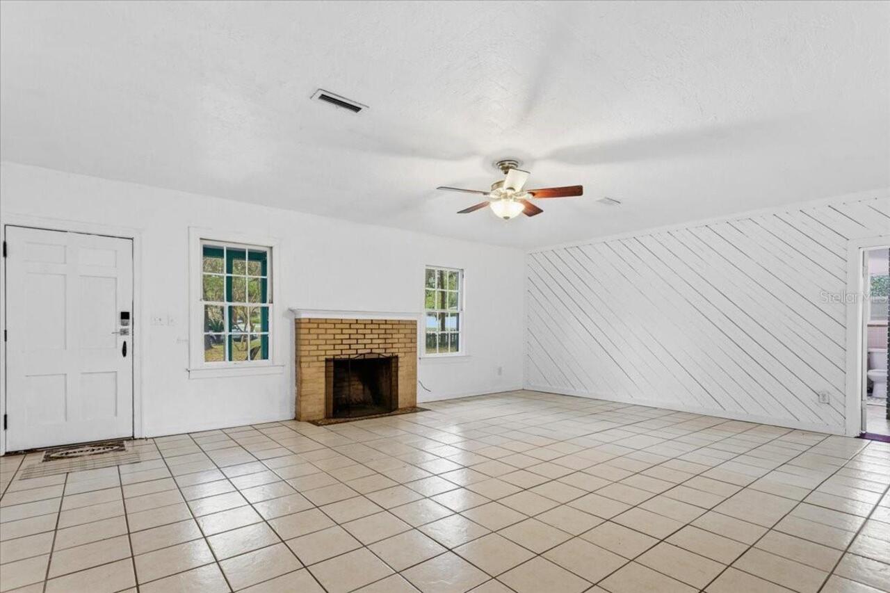 Listing Photo 8