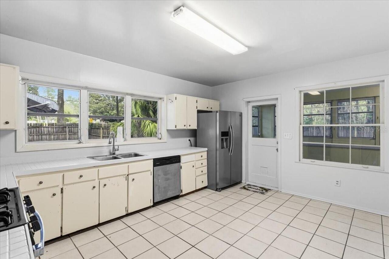 Listing Photo 17
