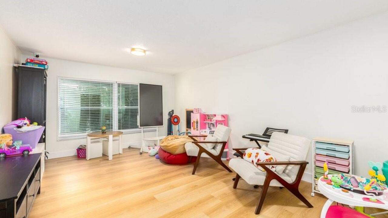 Listing Photo 17