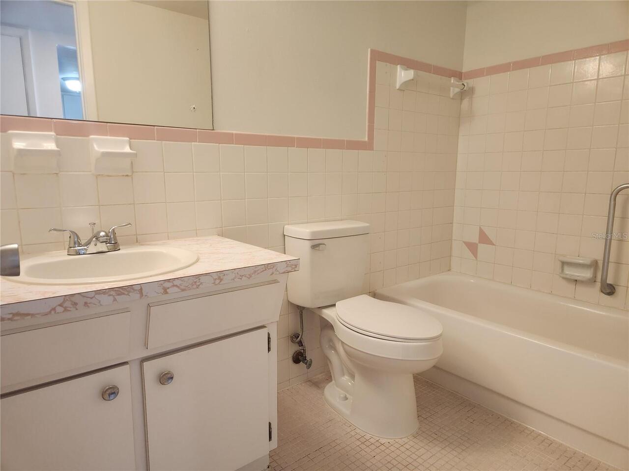 Listing Photo 8