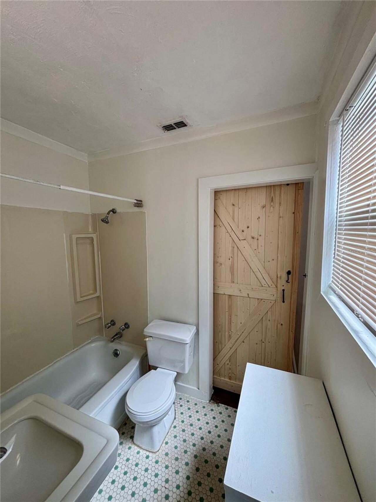 Listing Photo 15