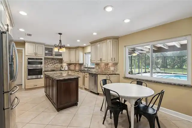 Listing Photo 16