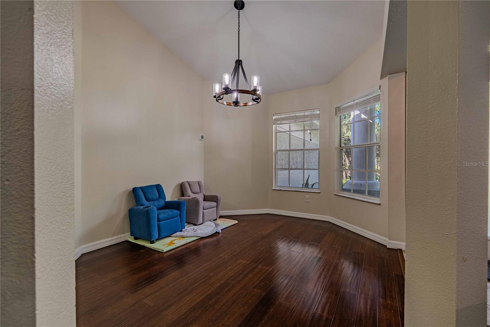Listing Photo 8