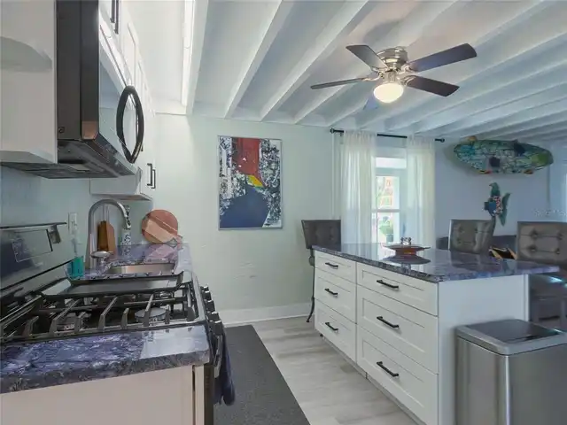 Listing Photo 16