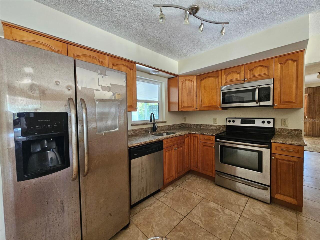 Listing Photo 11