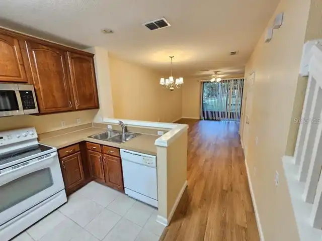 Listing Photo 9
