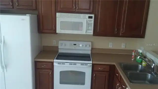 Listing Photo 12