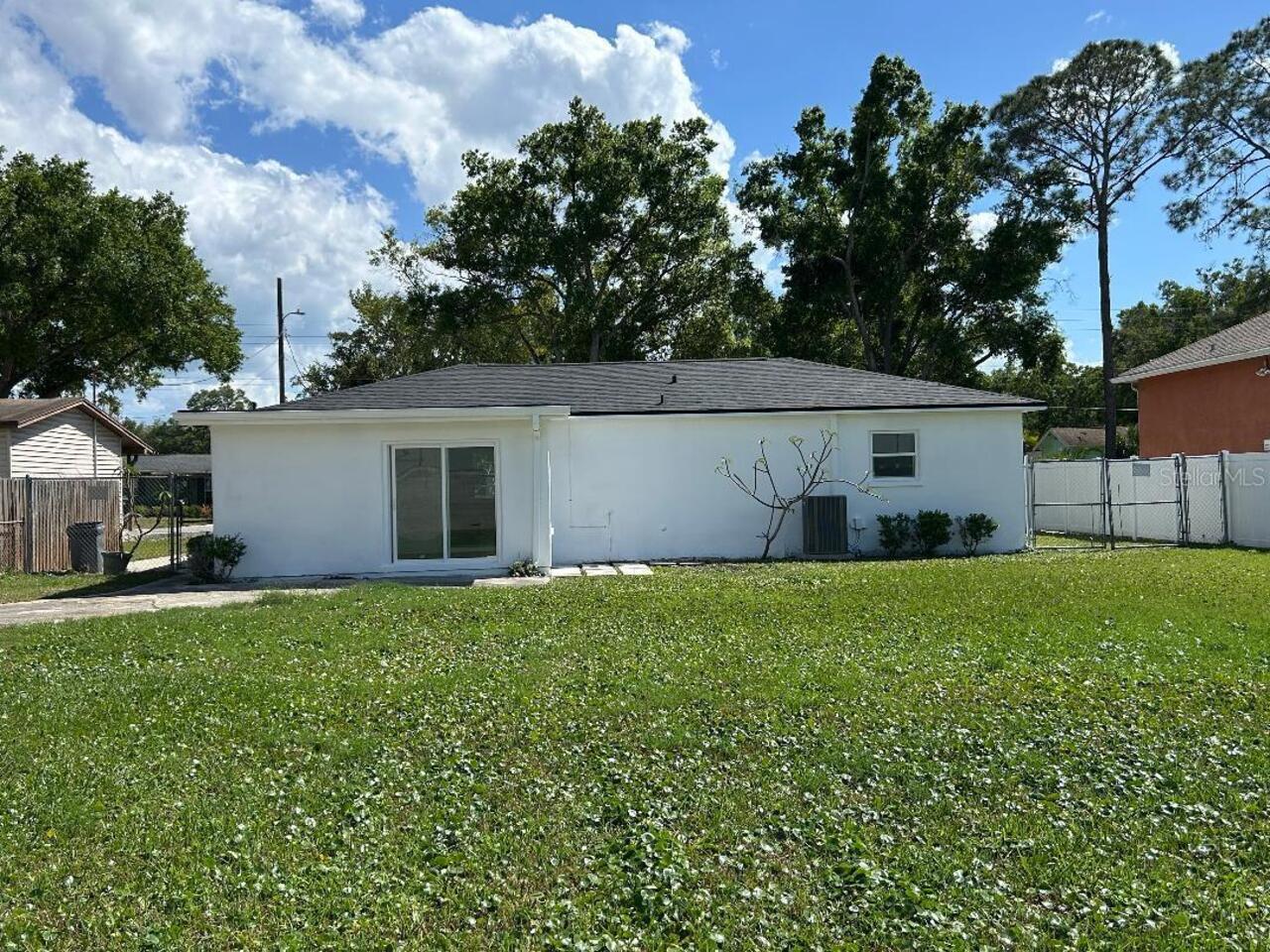 Listing Photo 12