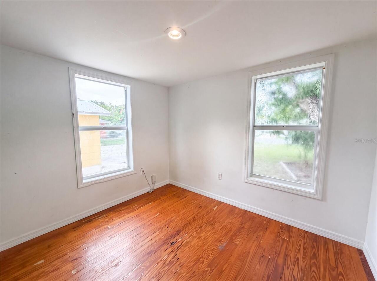 Listing Photo 12