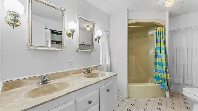 Listing Photo 25
