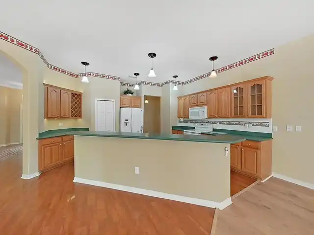 Listing Photo 17