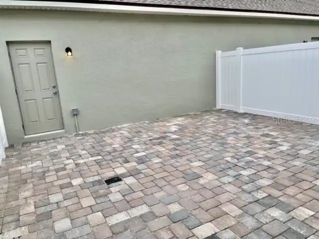 Listing Photo 8