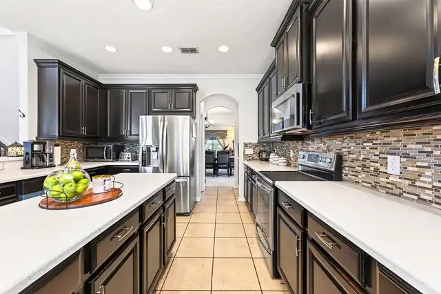 Listing Photo 8