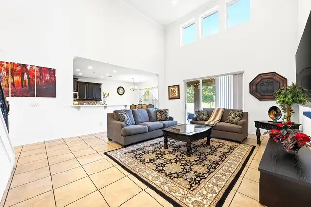 Listing Photo 11