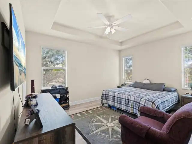 Listing Photo 18