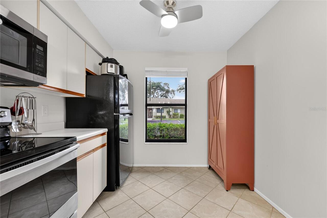Listing Photo 12