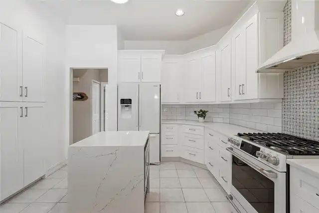 Listing Photo 18
