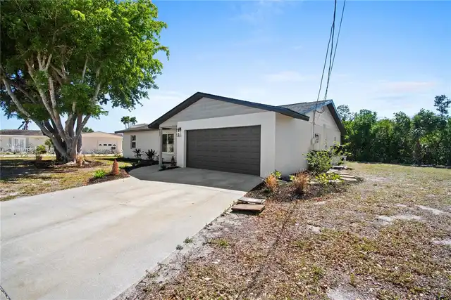 Listing Photo 8