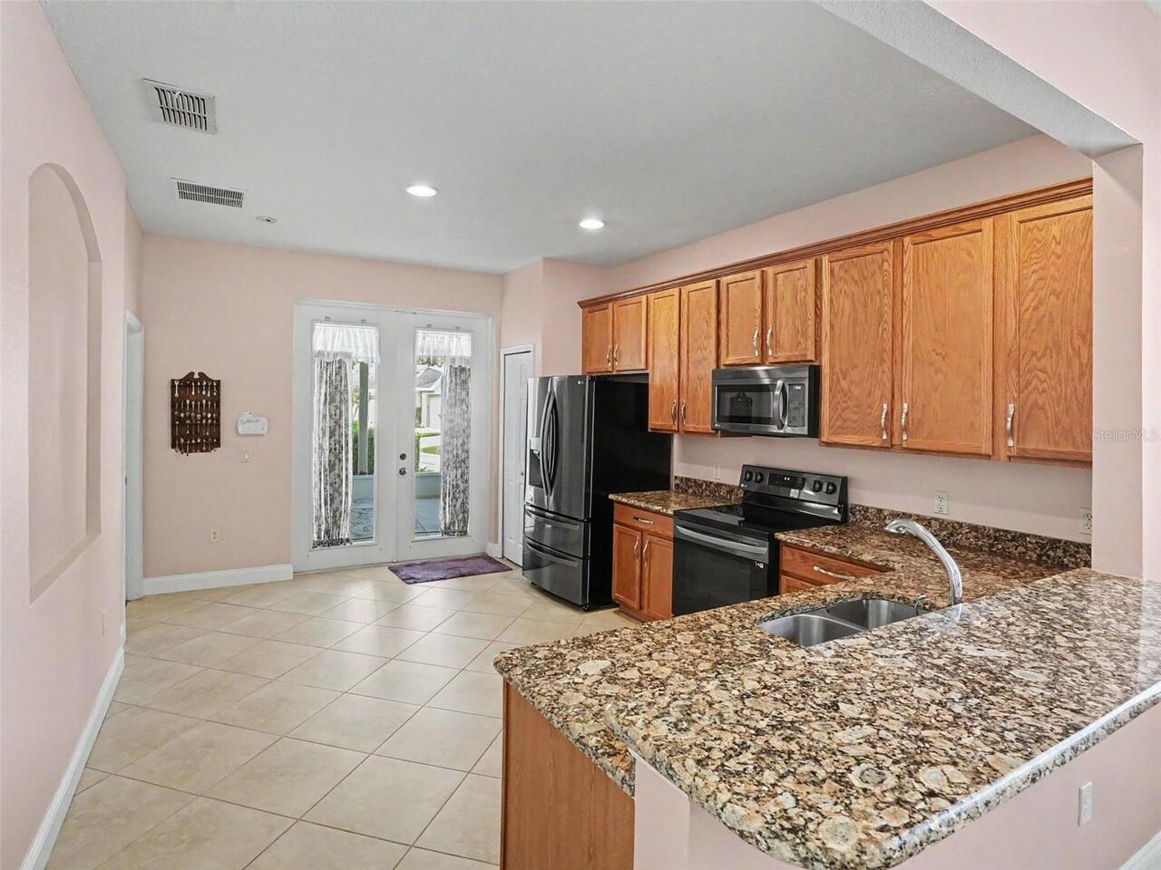 Listing Photo 12