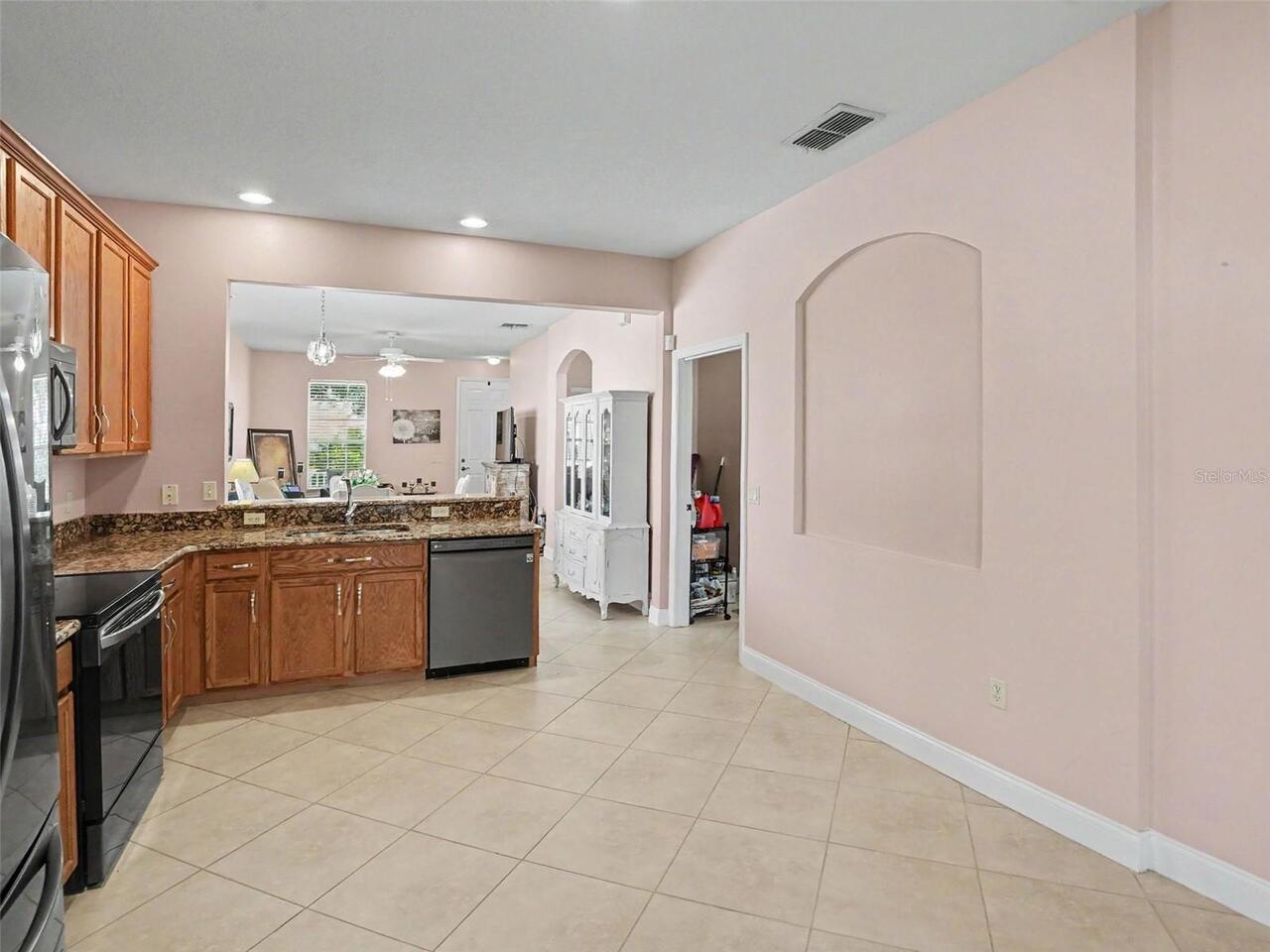 Listing Photo 14