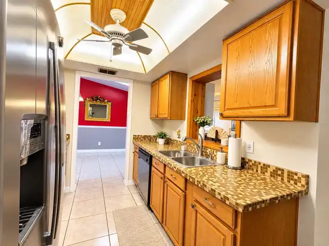 Listing Photo 9