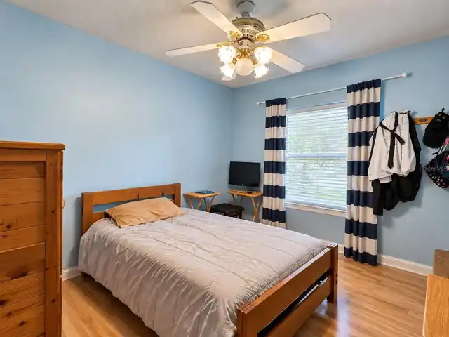 Listing Photo 16
