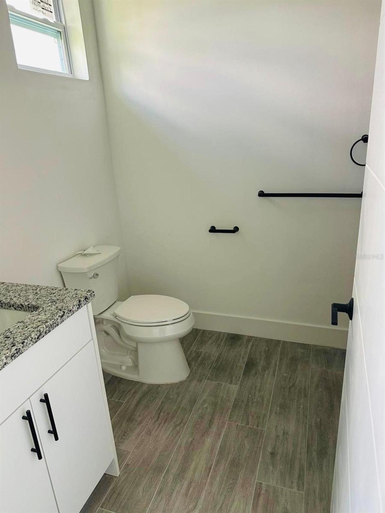 Listing Photo 10