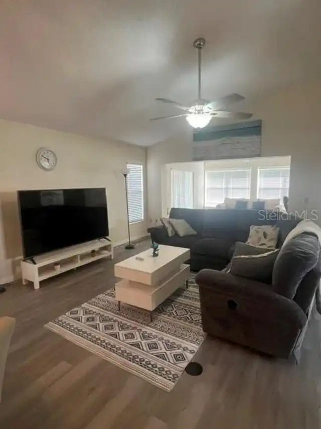 Listing Photo 8